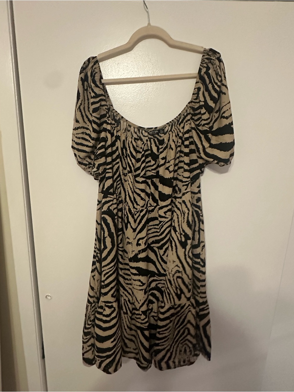 Nasty Gal Beige and Black Zebra-Print Puff Sleeve Midi Dress